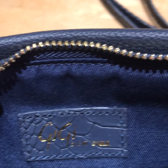 GiGi New York navy fold over clutch - New without tags - Picture 7 of 8